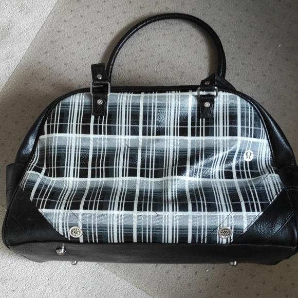 Lululemon Gym/Travel - Picture 2 of 8